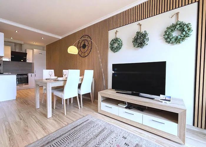 Apartamenty Bryza - Osiedle Debina - Centrum